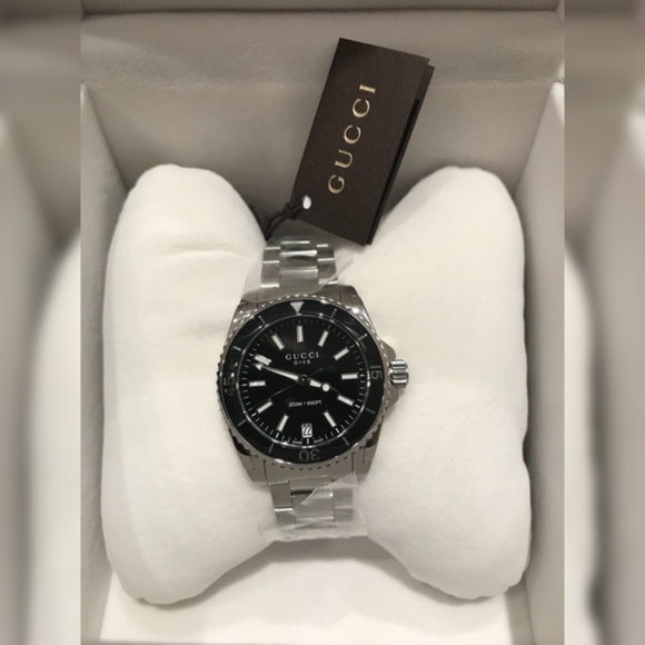 Gucci Accessories - NWT Authentic Womens Gucci Silver Dive Watch